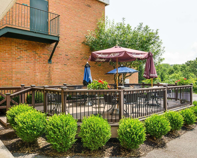 Exterior & Views 2, Quality Inn, Greenbrier