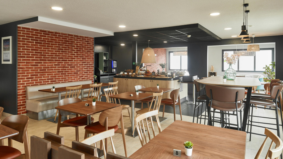 Food & Drinks 5, Campanile NATURE - Marne La Vallée - Chelles, Seine-et-Marne