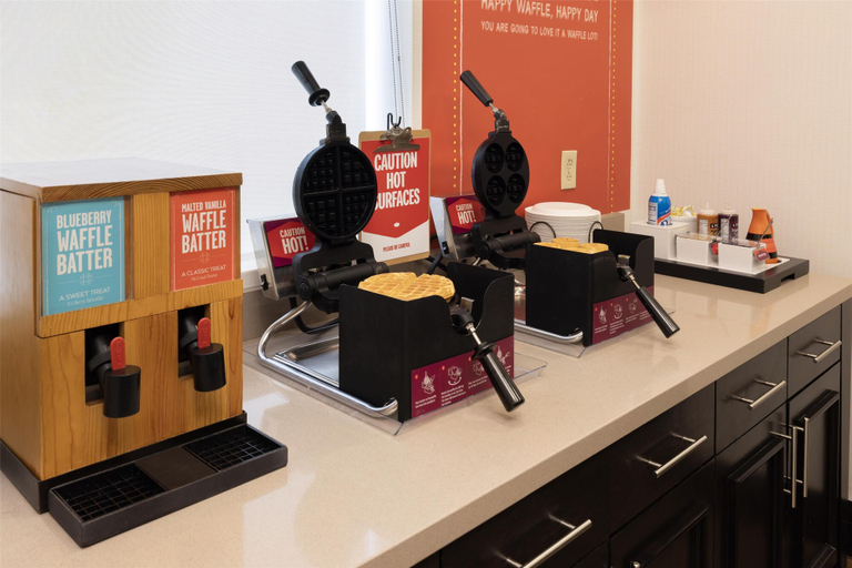 Food & Drinks 5, Hampton Inn Lewiston-Auburn, Androscoggin
