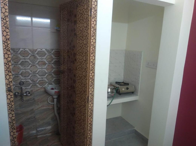 Bathroom 4, Pmr Enclave near apollo hospital, Chennai