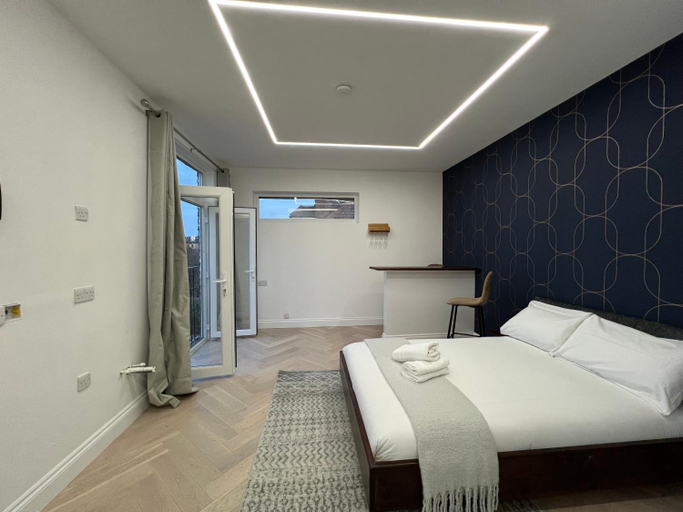Bedroom 2, London Studios and Suites, London