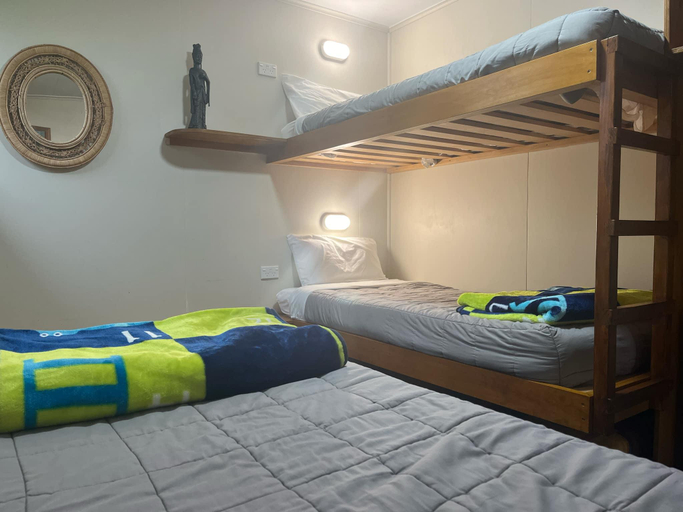Bedroom 3, Global Village Travellers Lodge, Grey