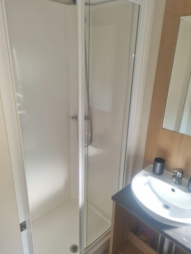 Bathroom 2, Trecco Bay Porthcawl 2-bed Caravan, Sleeps 6, Bridgend