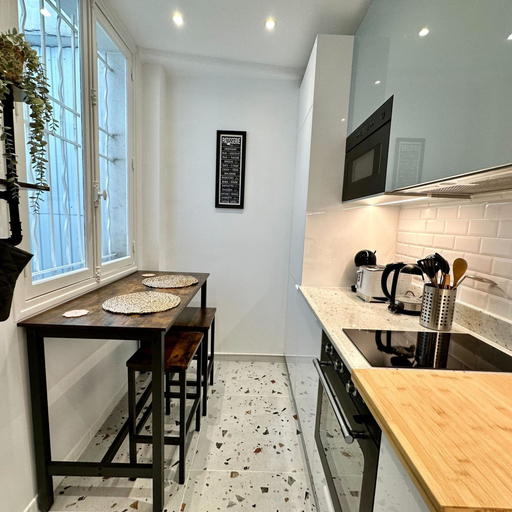 Room 2, Paradis Calm Modern Studio Apt in Paris, Paris
