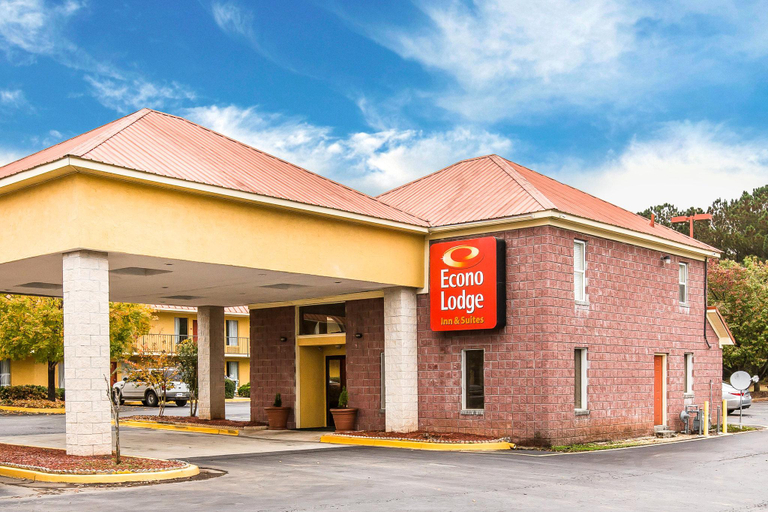 Exterior & Views 2, Rodeway Inn & Suites Carrollton, Carroll