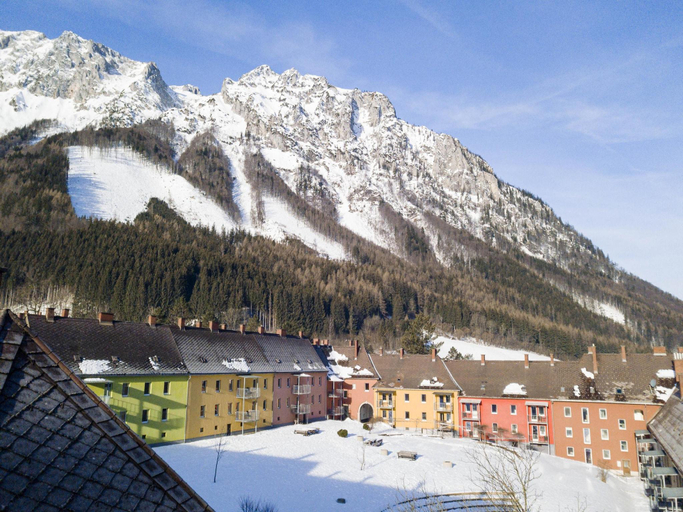 Others 5, Snug apartment with balcony No Deposit, Leoben