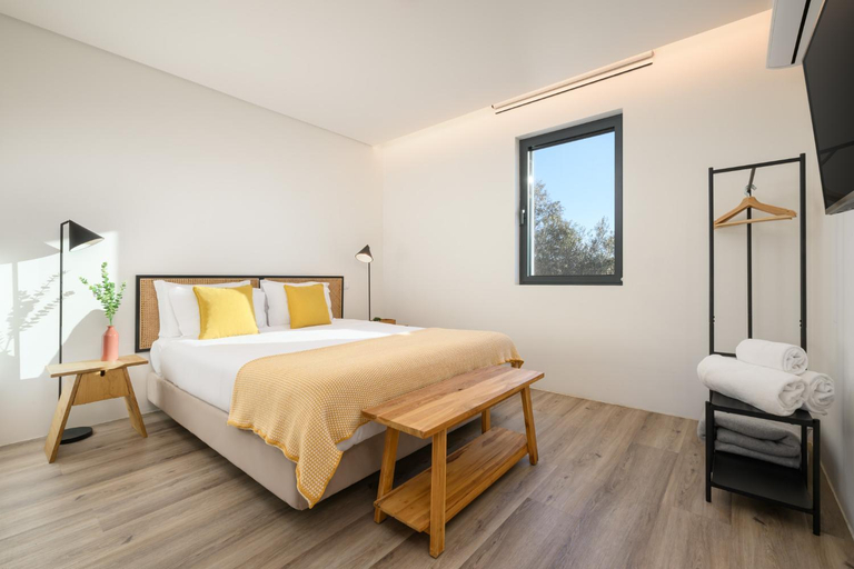 Bedroom 3, Quinta da Amendoeira - Evora - The Farmhouse, Évora