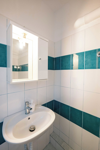 Bathroom 5, Kalpazo Kaja Vila Garden, Kavajës