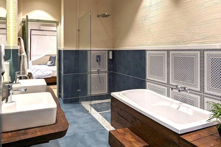Bathroom 5, Cape House, Amritsar
