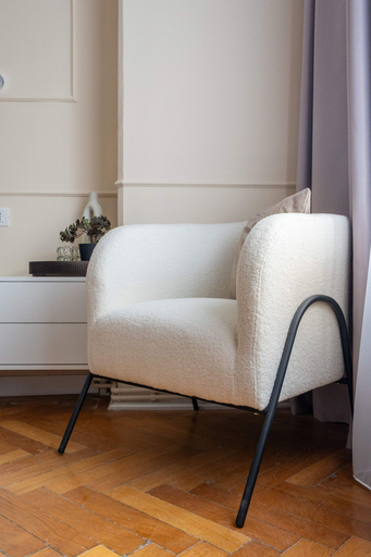 Room 3, Elegant 3BR Flat Steps From Romanian Athenaeum, Municipiul Bucuresti