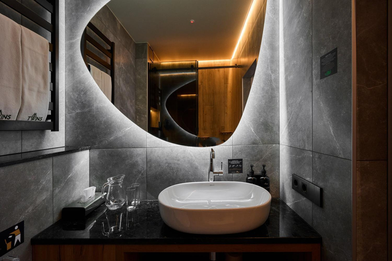 Bathroom 3, Twins Hotel & Spa, Nadvirnians'kyi