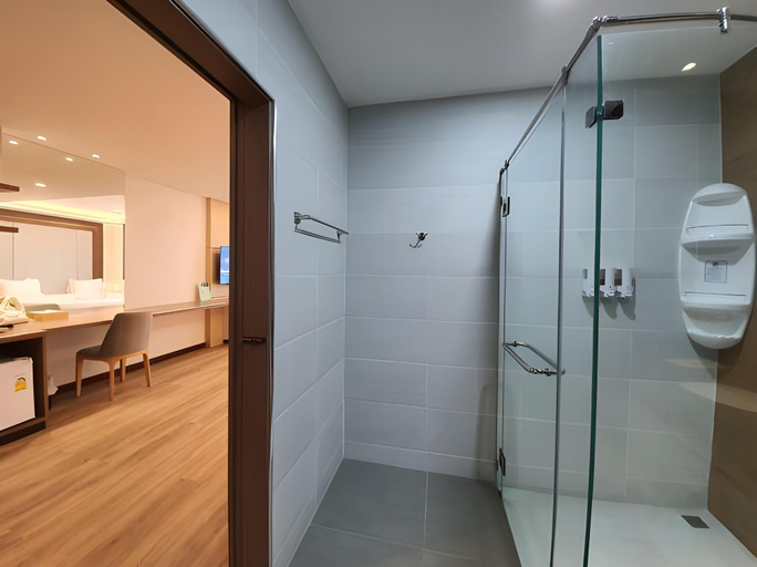 Bathroom 4, Soidao Goodview Resort, Pong Nam Ron
