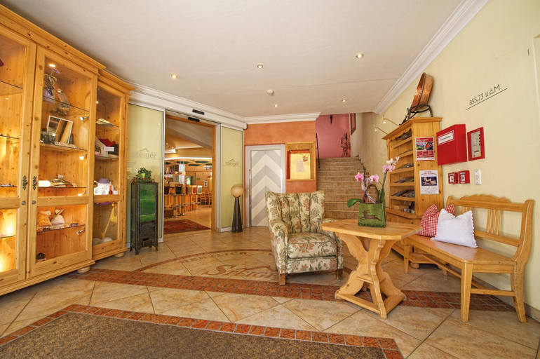 Public Area 4, Steiger, Zell am See