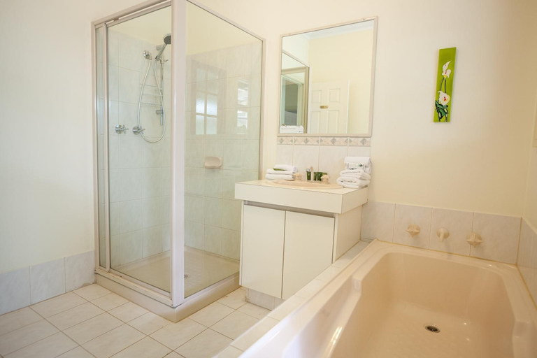 Bathroom 2, Riverglen Chalets, Augusta-Margaret River