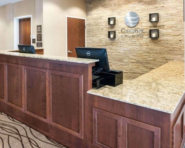 Public Area 3, Comfort Inn & Suites West - Medical Center, Olmsted