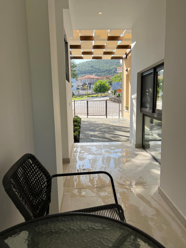 Others 3, Likno Hotel, Epirus