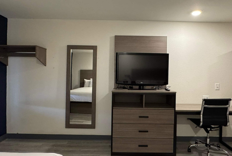 Bedroom 4, Baymont by Wyndham Dickinson, Stark
