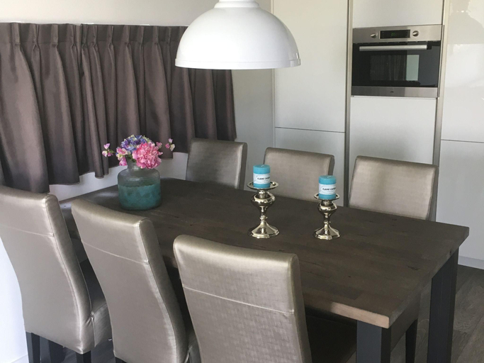 Others 4, Bemelen Holiday Home for 6, Margraten