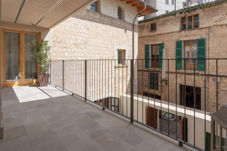 Others 5, Soller Plaza, Baleares