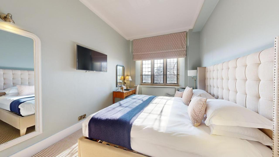 Bedroom 2, Castle Hotel, Somerset