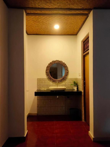 Bathroom 18