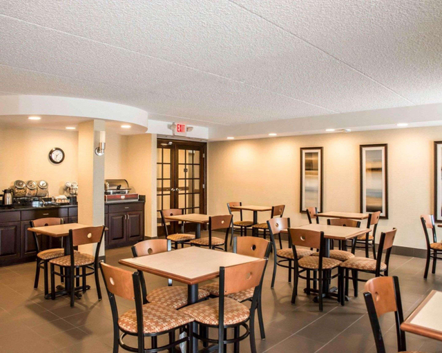 Food & Drinks 5, Quality Inn Springboro West, Warren
