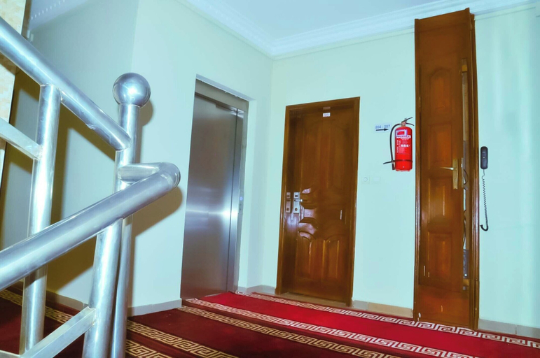Others 4, Noblesse Hotel, Mfoundi