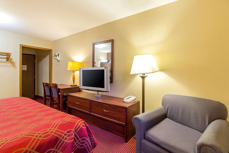 Bedroom 4, Americas Best Value Inn Fargo, Cass