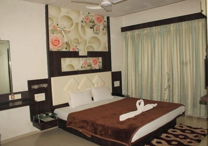 Others 2, Hotel Saffron, Navsari