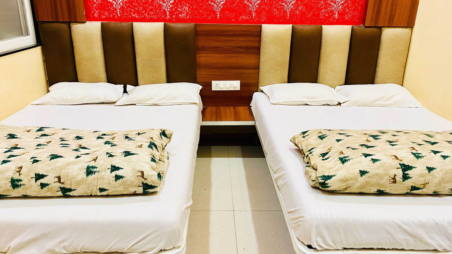 Bedroom 4, Hotel Tanish, East Nimar