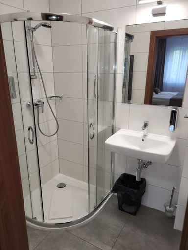 Bathroom 4, Hotel Topaz Poznań Centrum, Poznań City