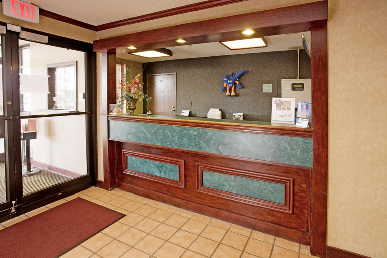 Public Area 2, Americas Best Value Inn McMinnville, Warren