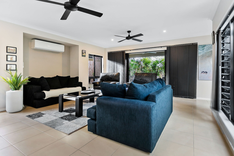 Room 5, Modere - Pool Entertainer Child Pet, Cairns