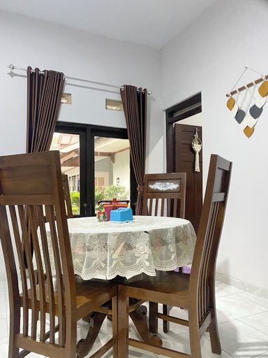 Dining Room 18