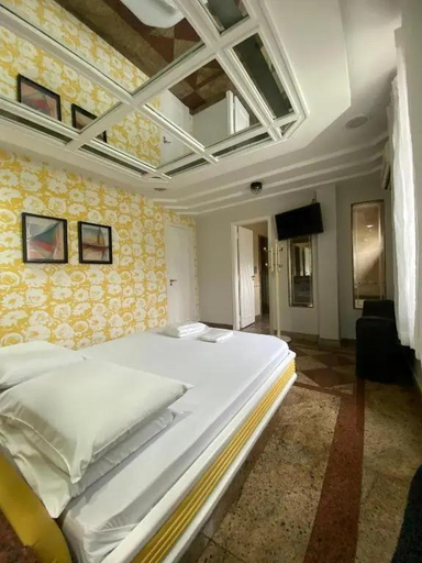 Others 3, L'amour Motel, Rio de Janeiro