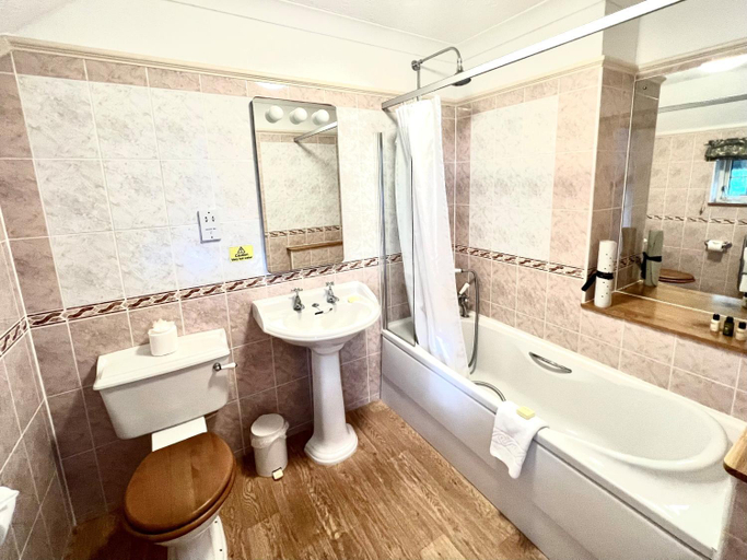 Bathroom 3, Passford House Hotel, Hampshire