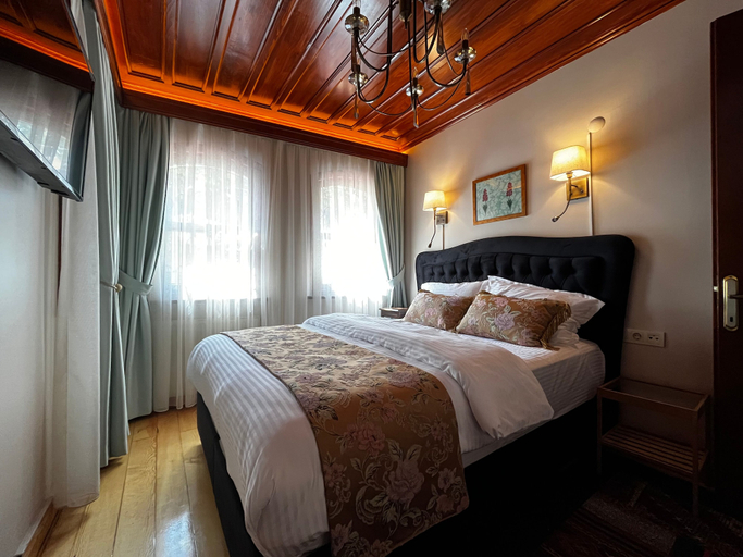 Bedroom 3, Lily Mansion, Fatih