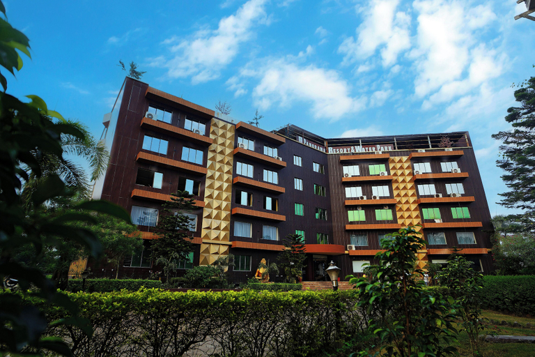 Exterior & Views