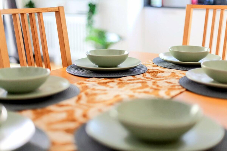 Food & Drinks, Comfy 2 Bed Apt with Garden,Battersea Central LDN, London