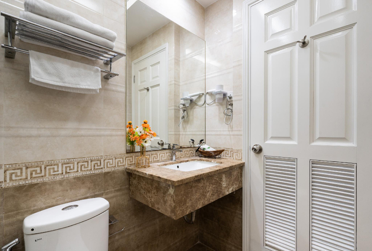 Bathroom 4, EEA Saigon Hotel, District 1