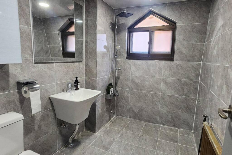 Bathroom 3, 매일, Hongdae Art house, Mapo