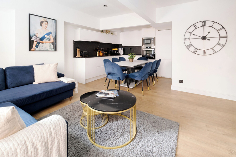 Others 5, LONDONERS│Sherlock's Home, London
