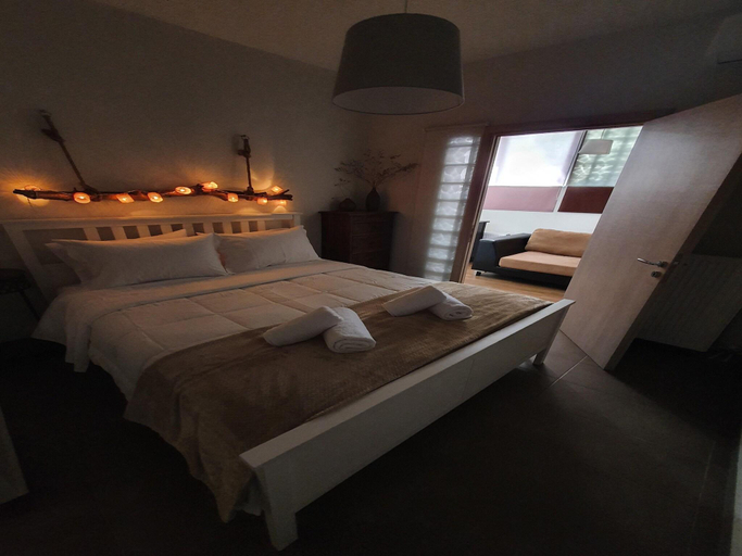 Others 2, Apartment in Loutra Elenis with Garden, Peloponnese