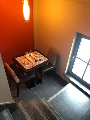 Others 5, La table d’Auguste, Hainaut