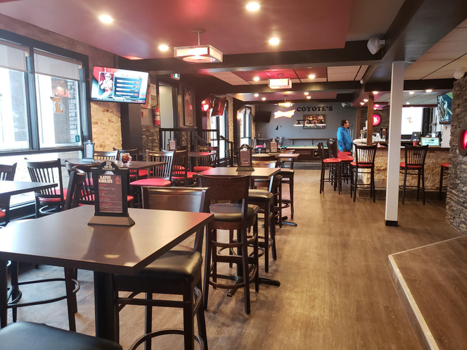 Food & Drinks, Super 8 North Red Deer, Division No. 8