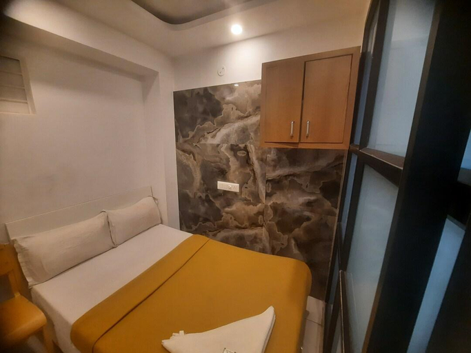 Bedroom 3, Hotel Surya Lodge, Mysore
