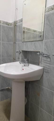Bathroom 3, EESTEE Canal, Thimbirigasyaya
