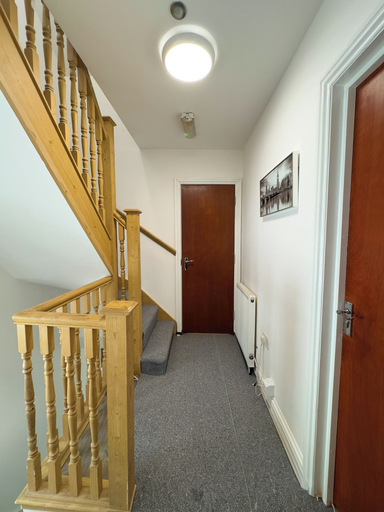 Others 5, Heathrow Lodge B&B, London