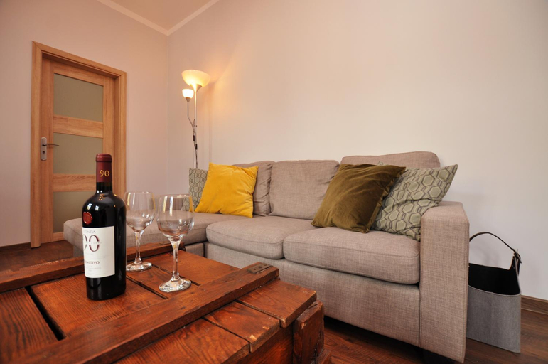 Others 5, Stylowy 2-pokojowy apartament 5 min. od Rynku, Środa Śląska