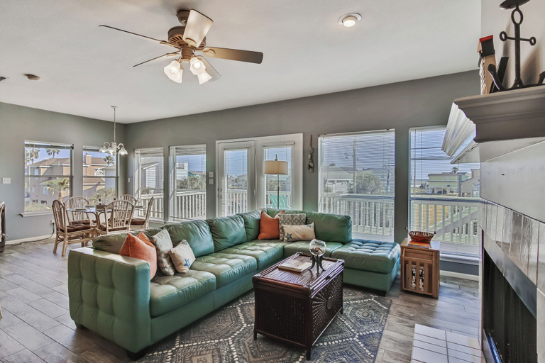 Others 4, Mutiny on the Bounty by Ryson Vacation Rentals, Galveston